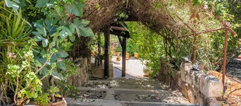 Tafat's Haven Lodge - Privacy, Luxury, Nature.