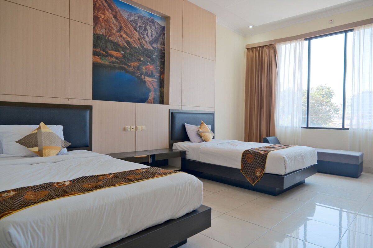 Deluxe Room | 1 bedroom, desk, free WiFi, bed sheets