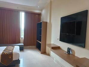 Deluxe Room | 1 bedroom, desk, free WiFi, bed sheets - Shafira Hotel Yogyakarta (Yogyakarta)