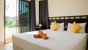 Family Room, 1 Katil Raja (King) | 1 bilik tidur, peti besi dalam bilik, dihias secara berasingan, meja 
