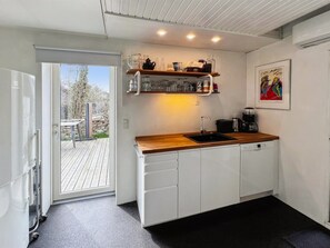 Fridge, microwave, oven, dishwasher - "Elize" - 250m from the sea by Interhome (Nexø)