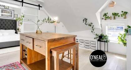 Capitola Village Work-Live Loft - Pet Friendly