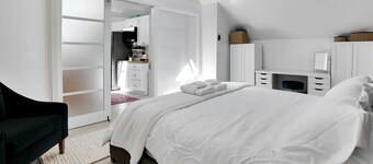 Capitola Village Work-Live Loft - Pet Friendly