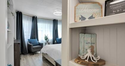 Capitola Village Hideaway Bungalow - Pet friendly!