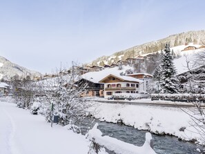 Esterni
