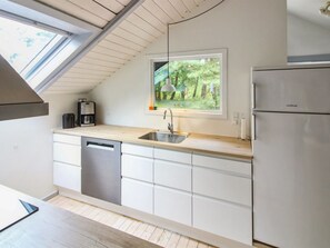 Kühlschrank, Mikrowelle, Ofen, Geschirrspüler