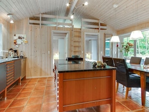 Fridge, microwave, dishwasher, cookware/dishes/utensils