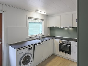 Fridge, microwave, dishwasher, cookware/dishes/utensils