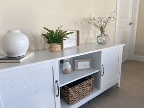 Interior - NEW Cozy Home in Historic Venice (Venice)