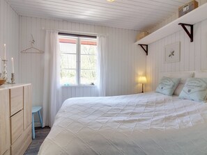 3 bedrooms, Internet