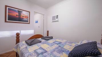 2 bedrooms, WiFi, bed sheets