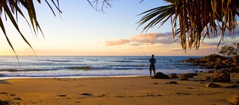 Kangaroo Kabin - Entire cabin, 5mins to the beach, pet friendly.
