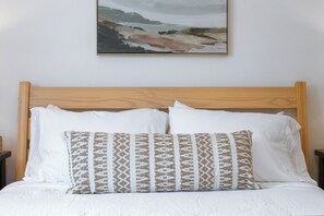 4 Schlafzimmer, Schreibtisch, Bügeleisen/Bügelbrett, Reisekinderbett
