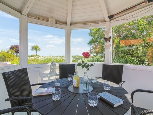 "Kiersten" - 5km from the sea by Interhome