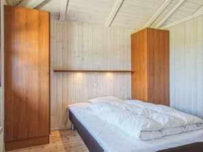 2 bedrooms, internet
