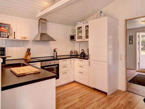 Fridge, microwave, dishwasher, cookware/dishes/utensils