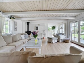 TV, fireplace - "Gunnulf" - 750m from the sea by Interhome (Blokhus)