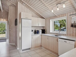 Fridge, microwave, oven, dishwasher - "Hialmar" - 300m from the sea by Interhome (Sæby)