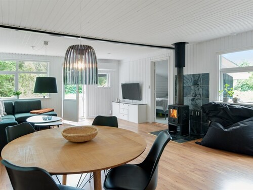 "Hilde" - 1.7km from the sea by Interhome