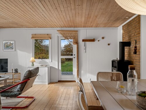 "Cordelia" - 400m from the sea by Interhome