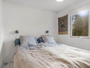 2 bedrooms, Internet