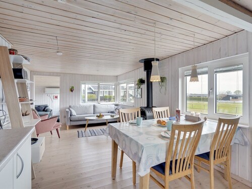 "Aarto" - 250m from the sea by Interhome