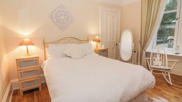 1 chambre, décoration personnalisée, ameublement personnalisé