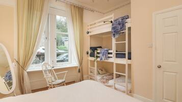 1 bedroom, individually decorated, individually furnished, free WiFi