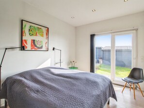 3 bedrooms, Internet