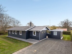 Exterior - "Hoghni" - 850m to the fjord by Interhome (Hemmet)