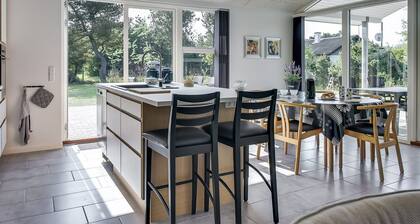 "Stacey" - 800m from the sea by Interhome
