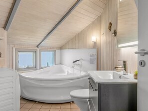 Bathroom - "Torben" - 10km from the sea by Interhome (Oksbøl)