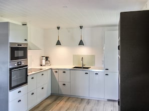 Køleskab, mikrobølgeovn, ovn, opvaskemaskine