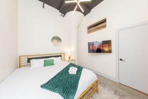 5 bedrooms, iron/ironing board, travel crib, free WiFi