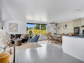 TV, fireplace - "Noralee" - 3.5km from the sea by Interhome (Blokhus)