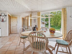 Dining - "Alma" - 400m from the sea by Interhome (Augustenborg)