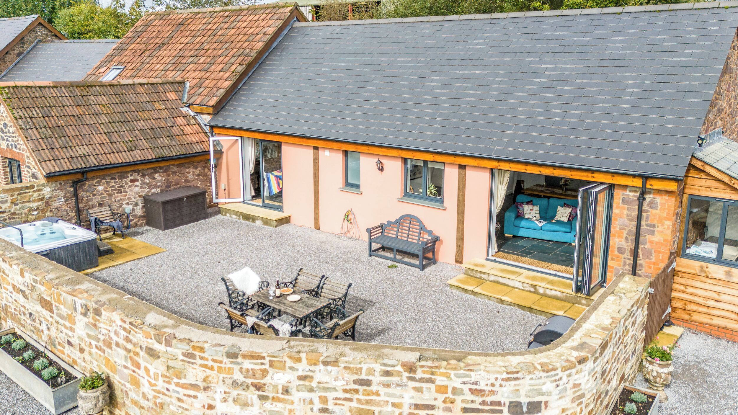 Cottage | Outdoor dining