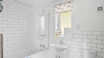 Cottage | Bathroom | Shower