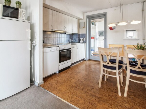 Køleskab, mikrobølgeovn, ovn, opvaskemaskine