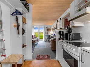 Fridge, cookware/dishes/utensils