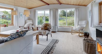 "Suki" - 650m from the sea by Interhome