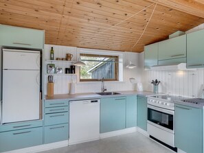 Fridge, oven, dishwasher, cookware/dishes/utensils