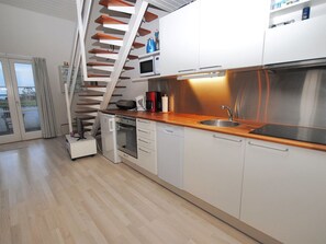 Kühlschrank, Mikrowelle, Ofen, Geschirrspüler