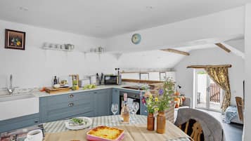 Cottage | Dining