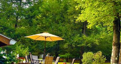 Beautiful property with hot spa and private swimming pool. Has king bed & more.