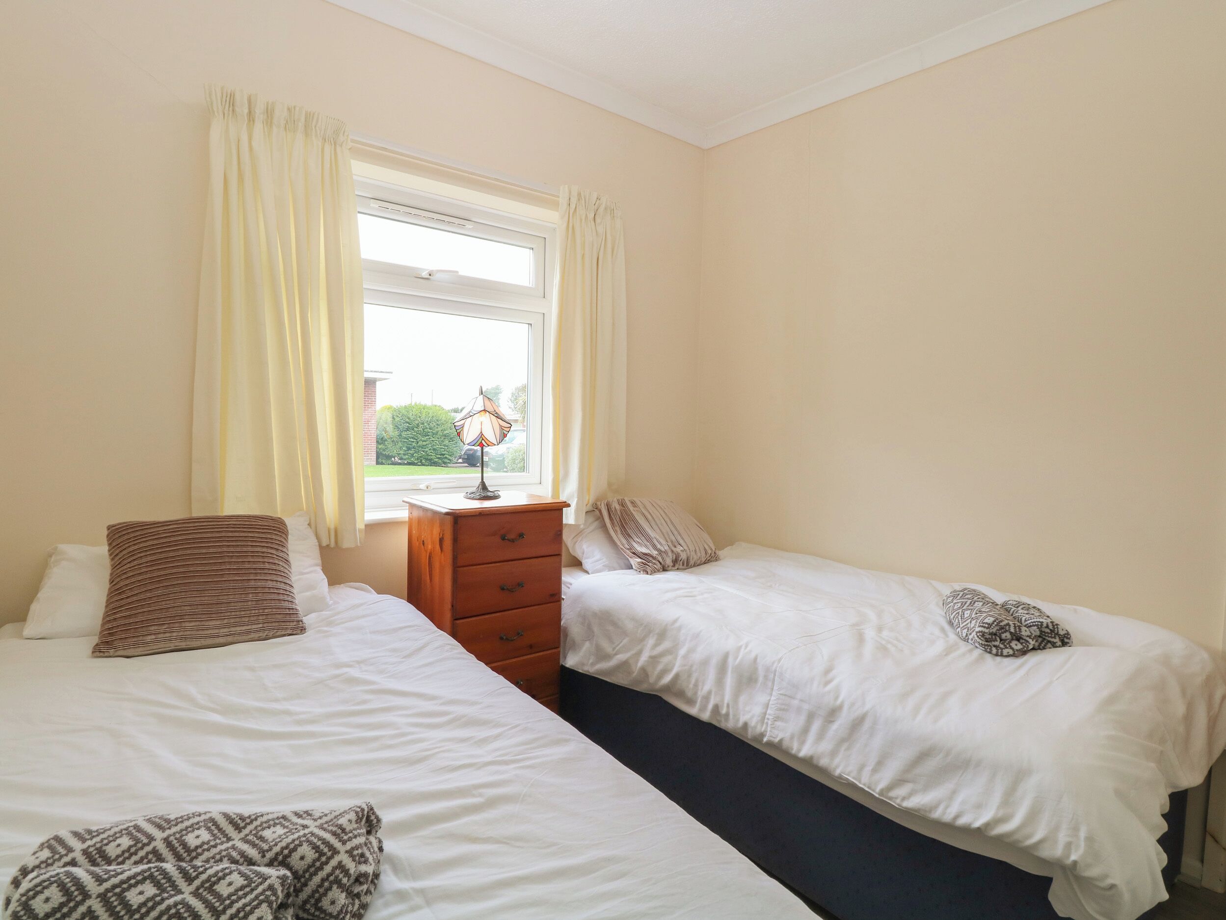 2 bedrooms, individually decorated, individually furnished