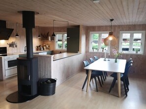 Fridge, oven, dishwasher, highchair