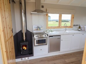 Cottage | Interior - Shepherds Hut (Scunthorpe)
