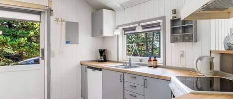 Kühlschrank, Ofen, Geschirrspüler, Hochstuhl