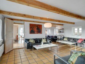 TV, fireplace, DVD player